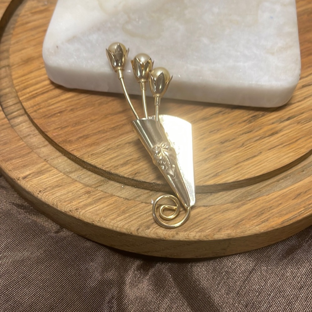 Brooch
